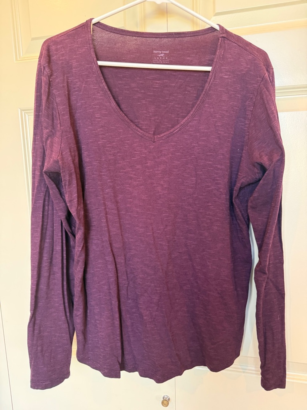 Horny Toad Long Sleeve V‑Neck Tee in Plum Heather Large